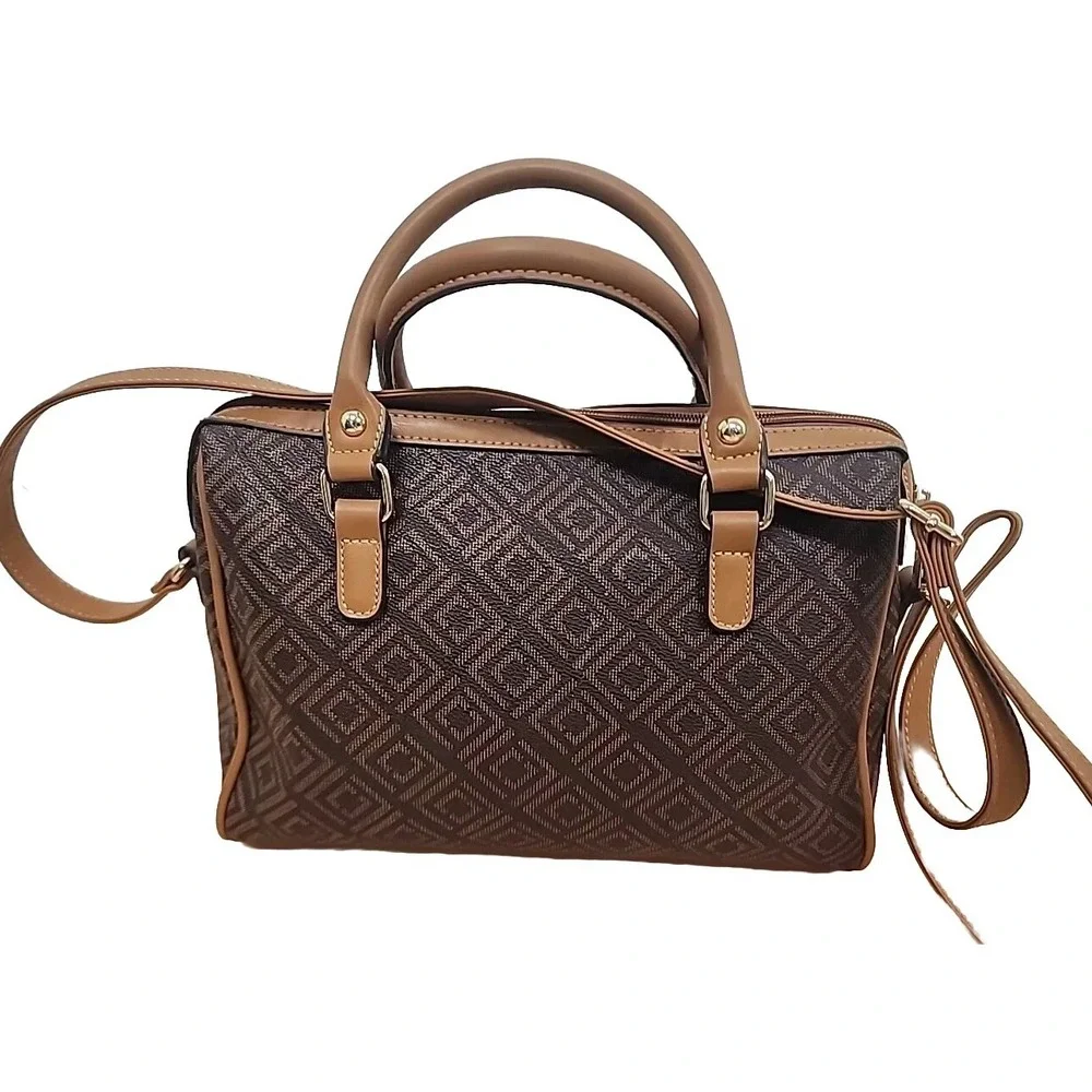 Liz Claiborne constructed any design